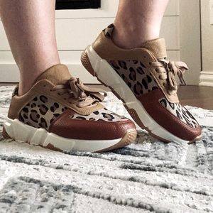 Women’s Sneakers